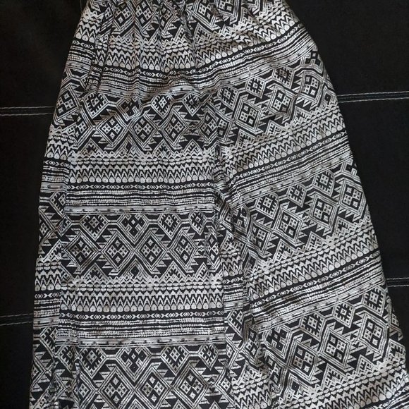 Garage black & white size small boho pants - Picture 2 of 3